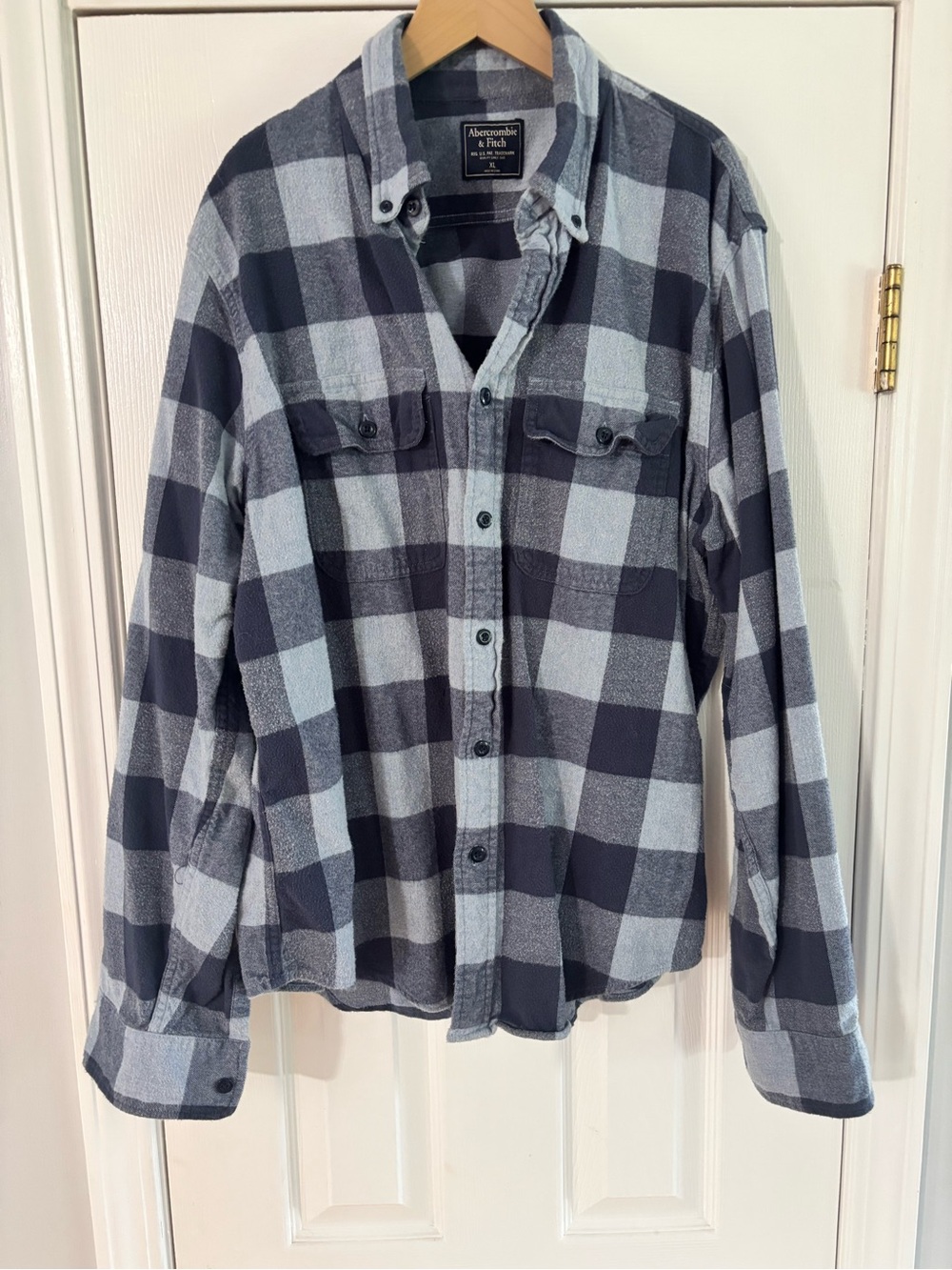 Abercrombie & Fitch Men’s Navy and Light Blue Plaid Button-Up Shirt